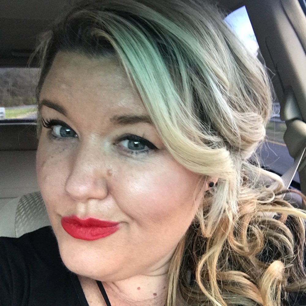 Meet your Posher, Cortney